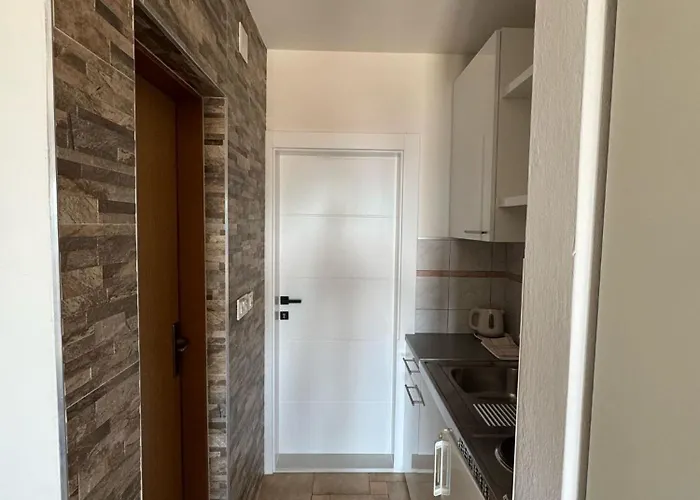 Simovic 3* Baška Voda