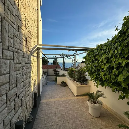 Simovic 3* Baska Voda