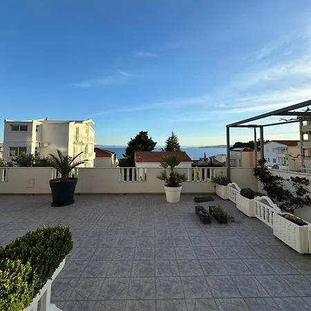 Simovic 3* Baska Voda